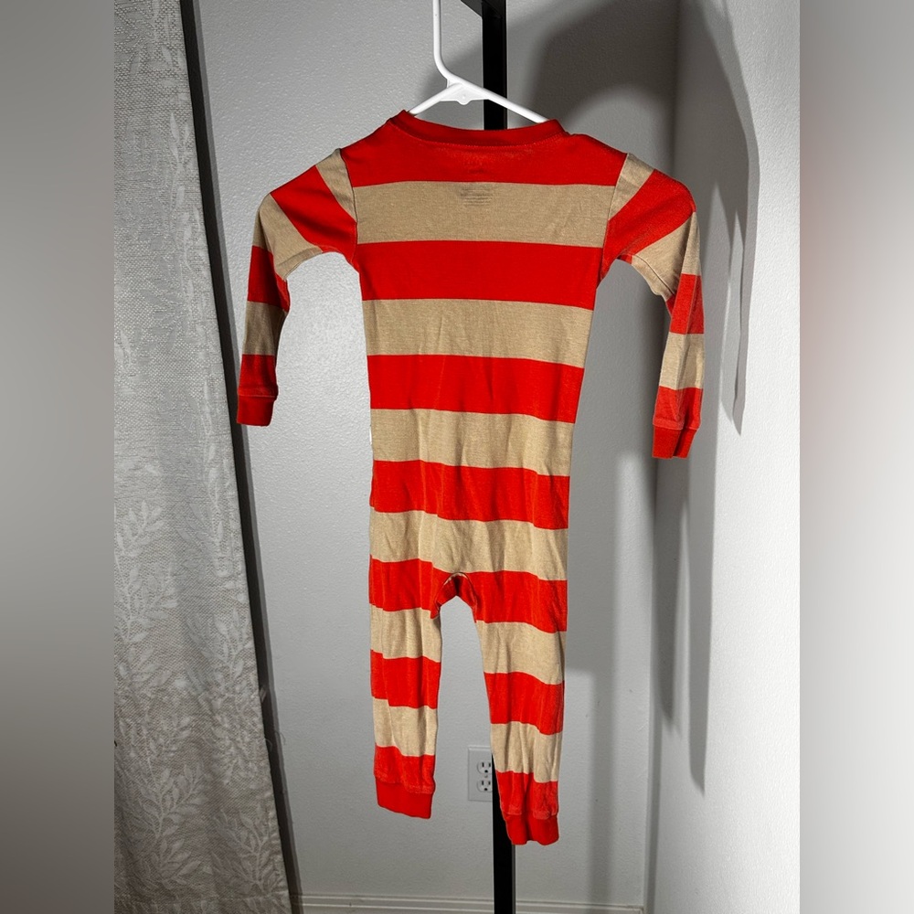 Carters 3T pajama - Picture 2 of 3